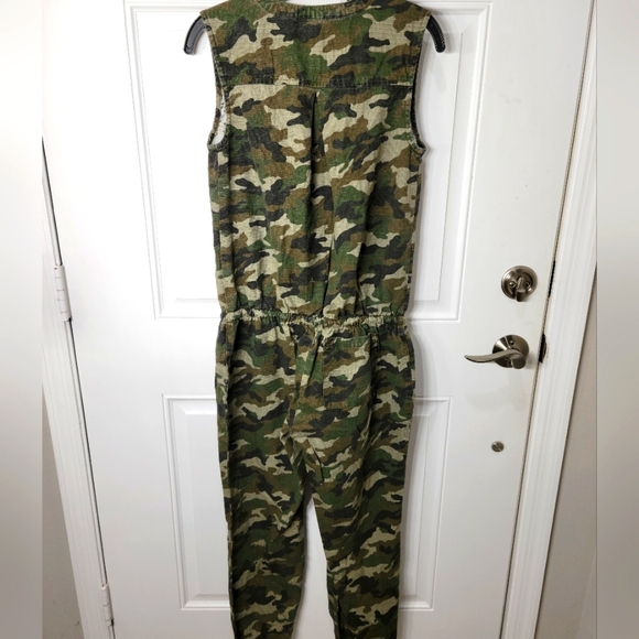 Camouflage  Jumpsuit Size Small - Picture 3 of 8